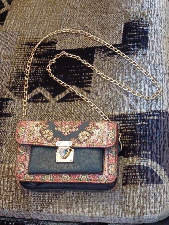 Handbags - 4/$60 Black Floral Pattern Crossbody Bag with Gold Chain